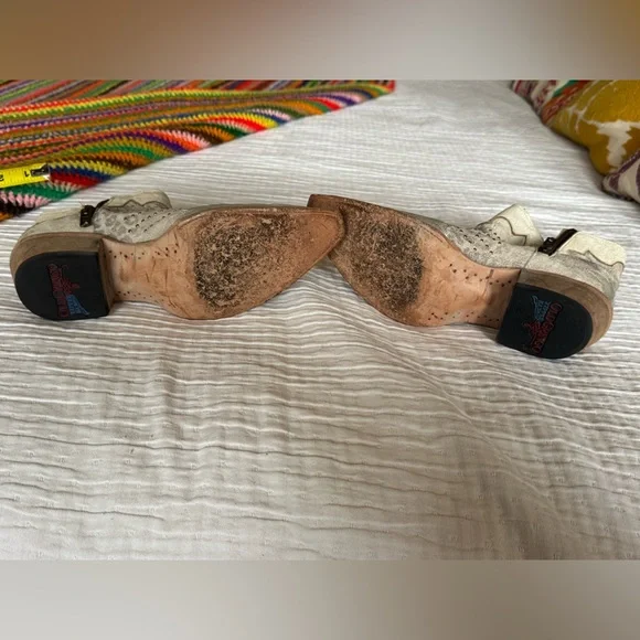 Old Gringo Silver and Cream Ankle Boots - Picture 9 of 10